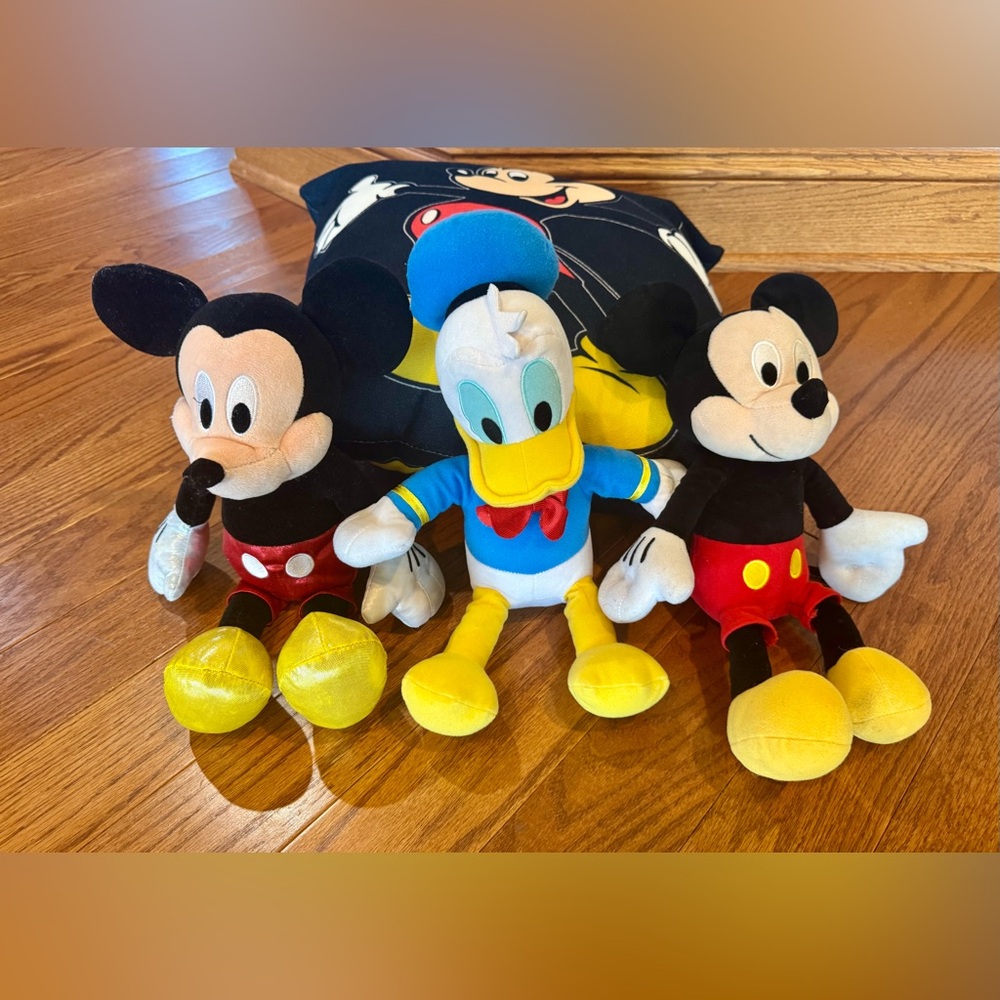 Mickey and Donald Plush Set with Mickey Pillow - Picture 4 of 5